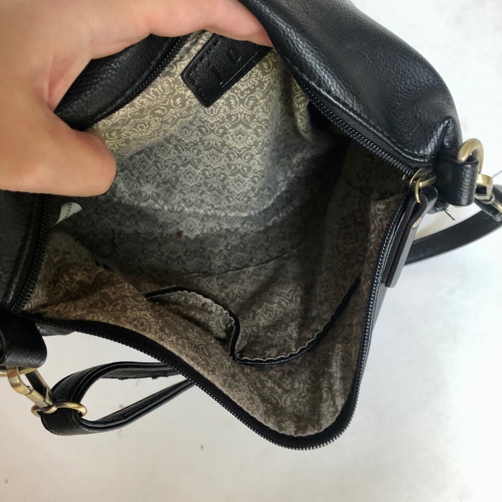 Joy Susan Black Vegan Leather Crossbody Bag - Picture 4 of 5